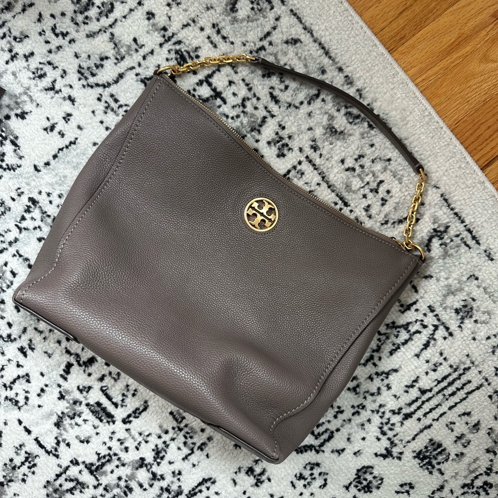Tory Burch Gray Leather Hobo Bag. So beautiful, great shoulder bag!